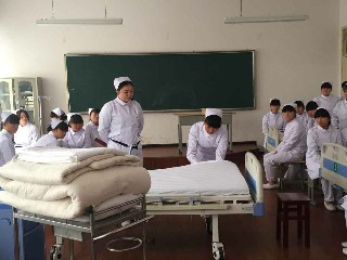 2020年成都中专护理学校毕业生就业影响因素分析