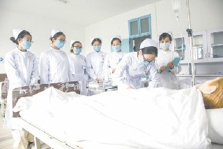 2020年四川省人民医院护士学校春招招生简章