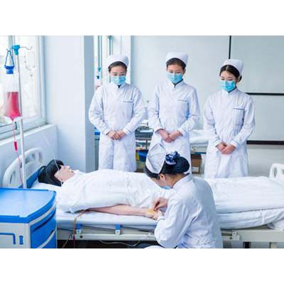 四川护理职业学院（中专护理专业）学费是多少